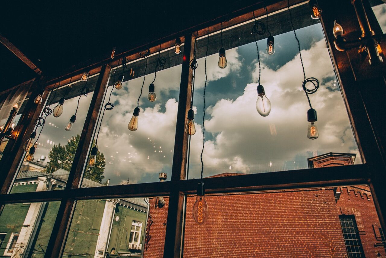 Арендовать Gold&Dance Лофт-пространство со стеклянными стенами