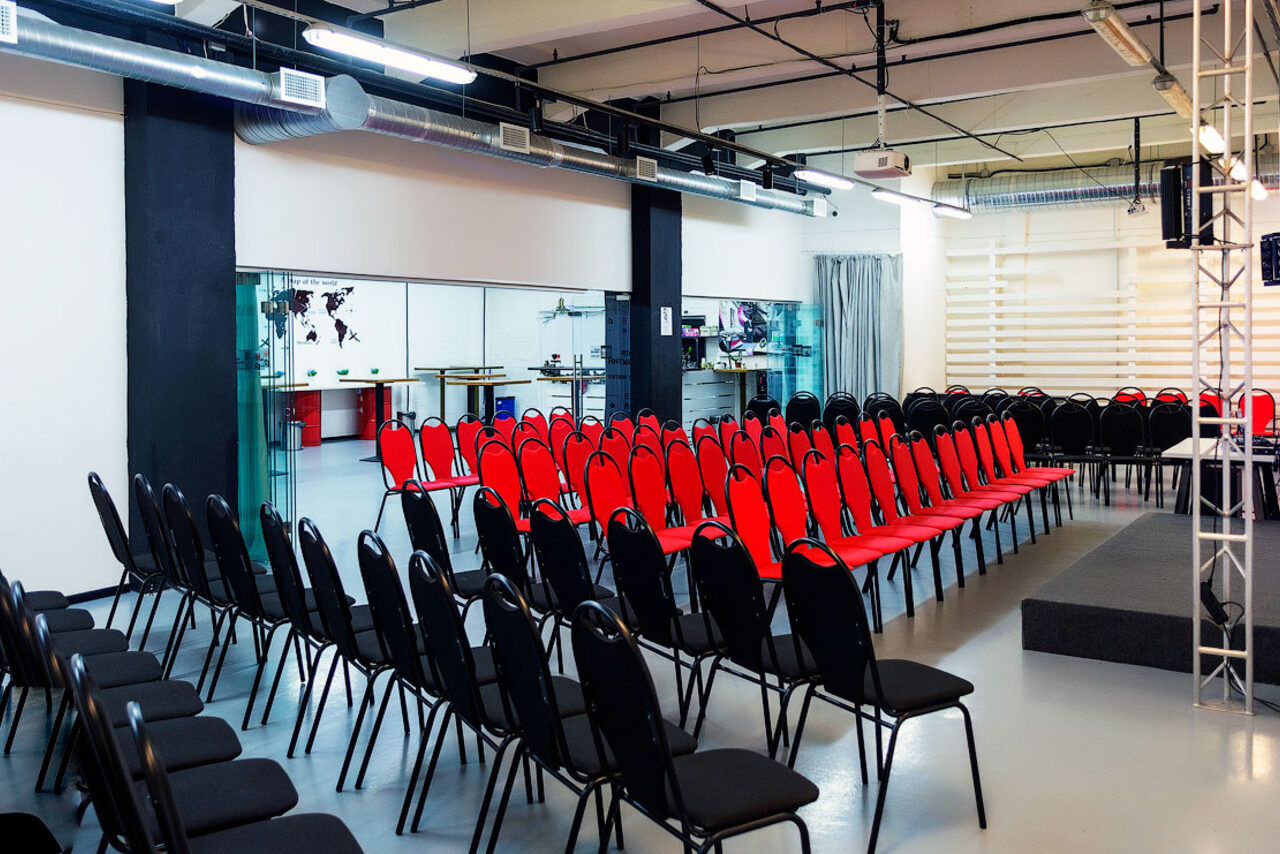 Арендовать White loft for business events 