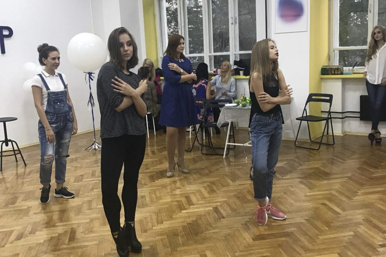 Арендовать Светлый танцевальный зал