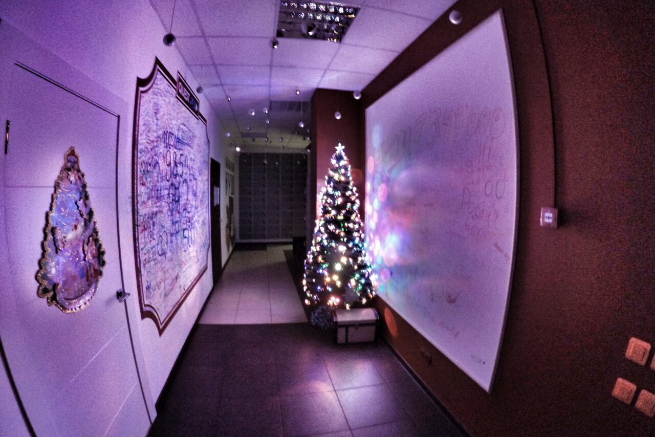 Арендовать Уютный зал для творческих встреч и вечеринок