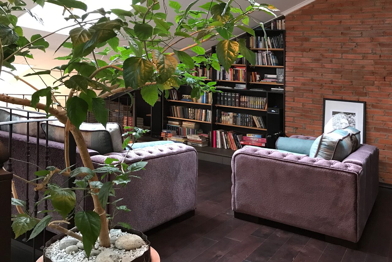 Арендовать Лофт на Духовском(Сдается только под офисы)