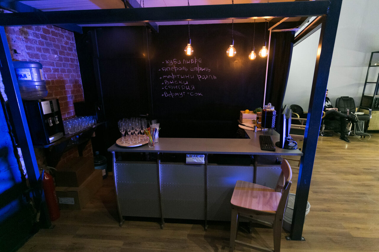 Арендовать Cut'n'Shout. Модный лофт со сценой 