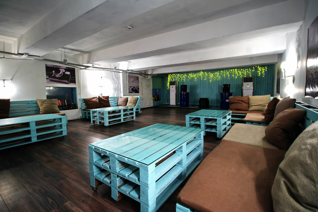 Арендовать Questmakers Большой зал в дизайнерском двухуровневом лофте