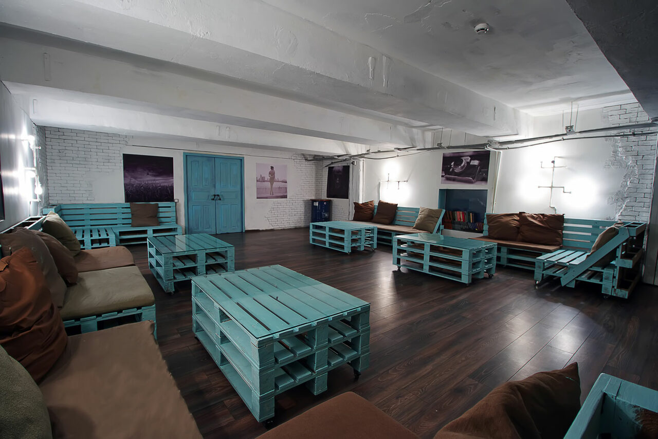 Арендовать Questmakers Большой зал в дизайнерском двухуровневом лофте