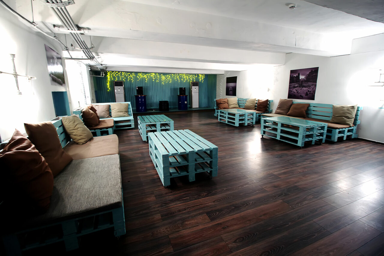 Арендовать Questmakers Большой зал в дизайнерском двухуровневом лофте