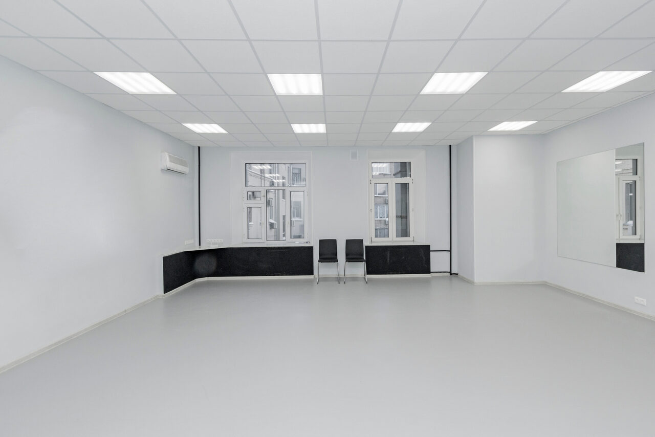 Арендовать Белый зал для танцев и деловых мероприятий