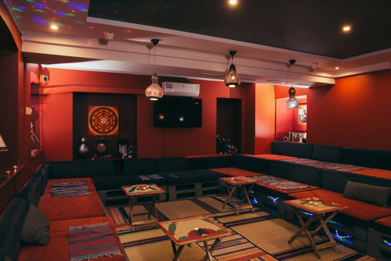 Арендовать Теплый, уютный зал в центре Москвы на исторической улице