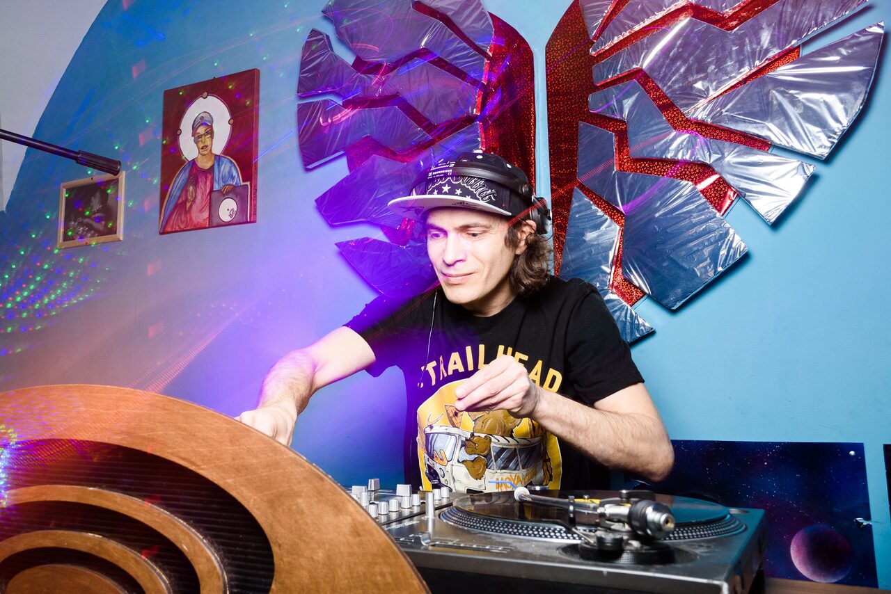 Арендовать Атмосферный бар в центре города