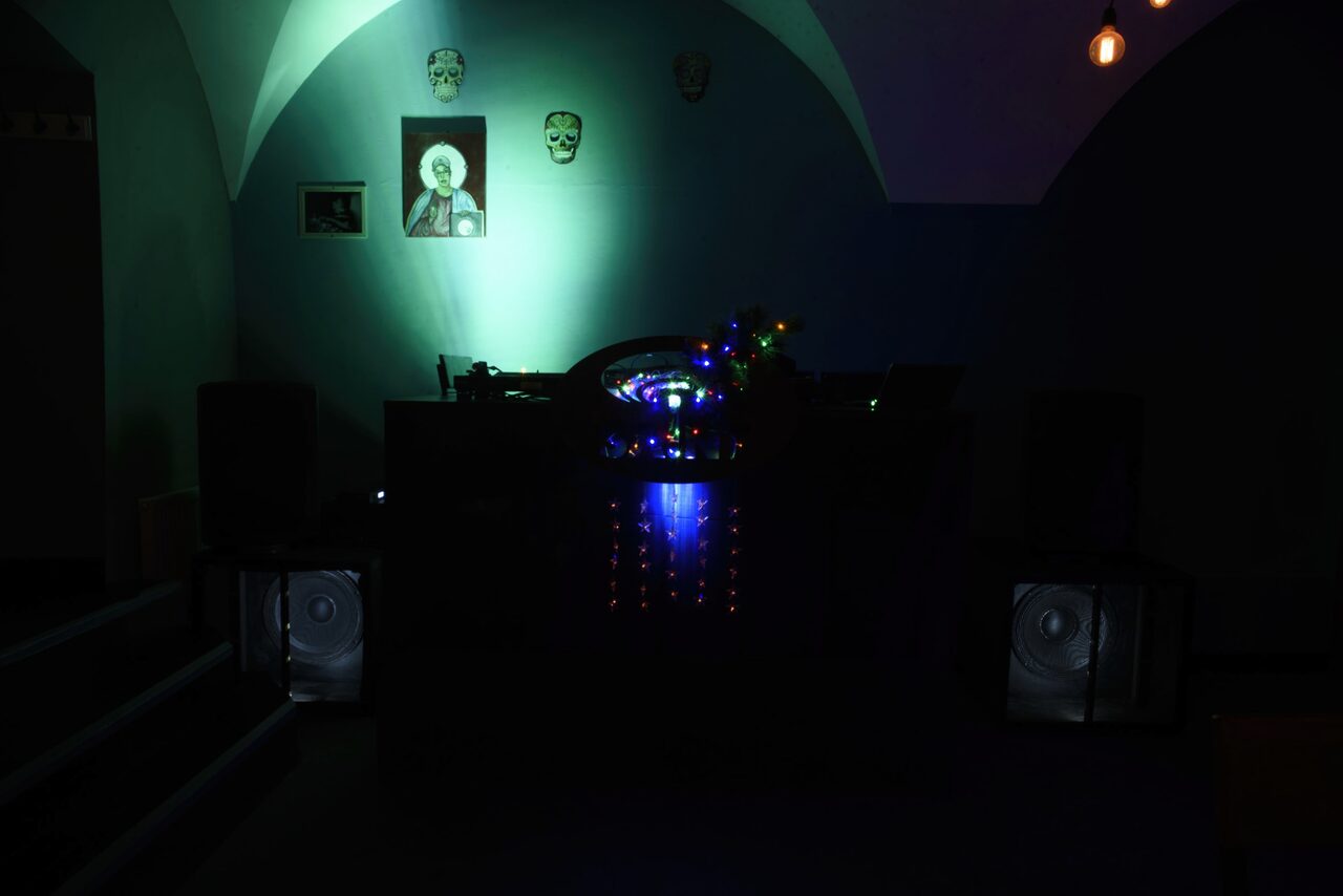 Арендовать Атмосферный бар в центре города