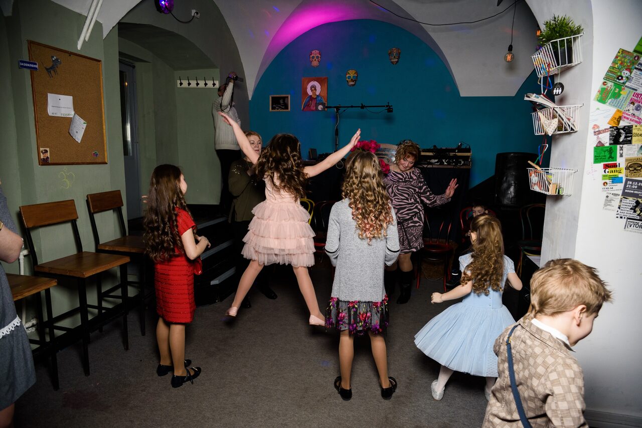 Арендовать Атмосферный бар в центре города