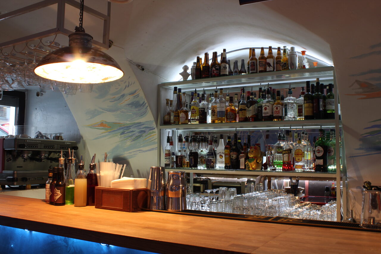 Арендовать Яхтенный бар на Пяти Углах