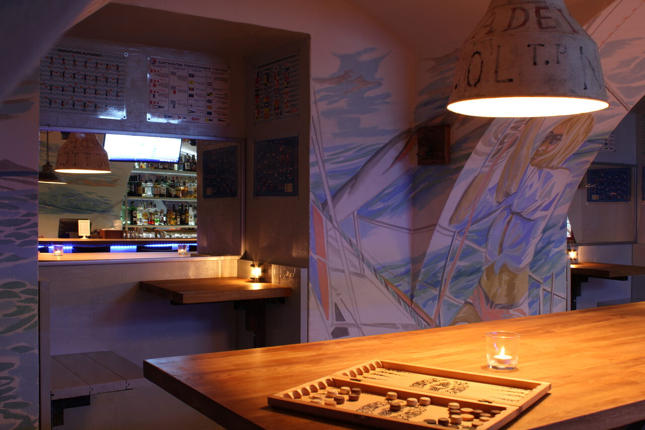 Арендовать Яхтенный бар на Пяти Углах