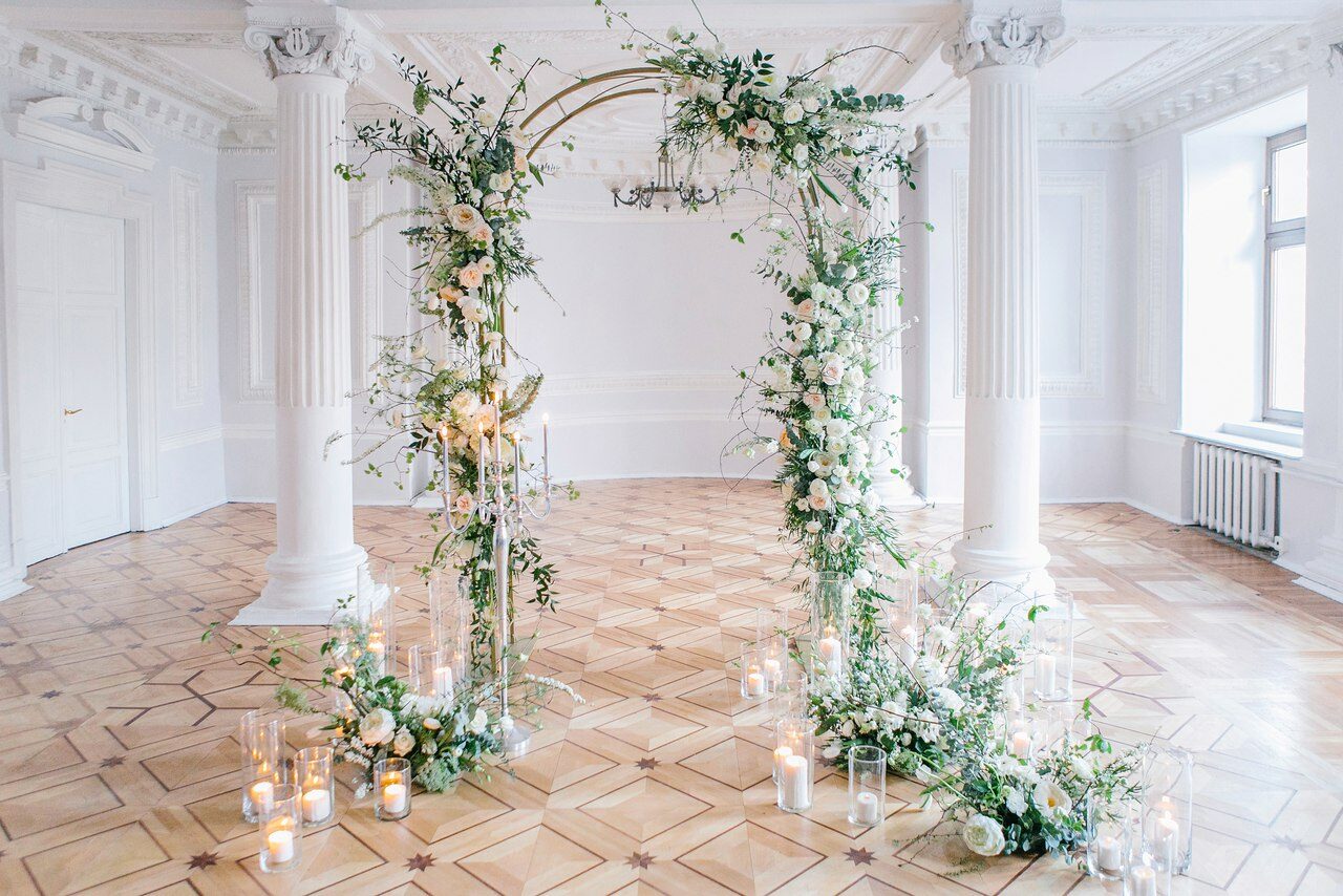 Арендовать Светлый лофт с колоннами