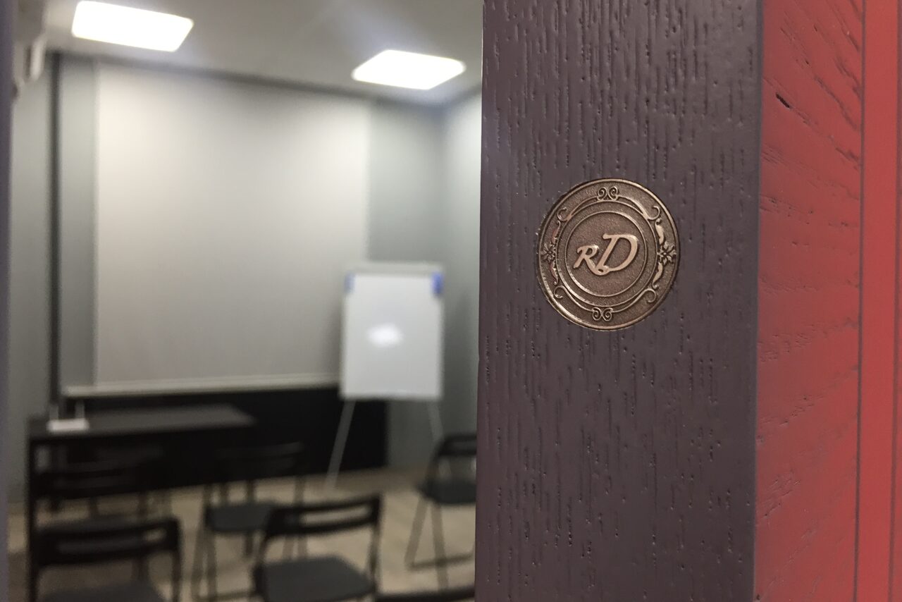 Арендовать Школа Играющей Личности Орлоцки Лофт для деловых мероприятий