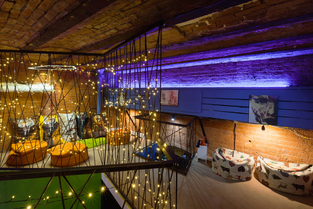 Арендовать Loft for Friends. Авторский лофт с верандой 