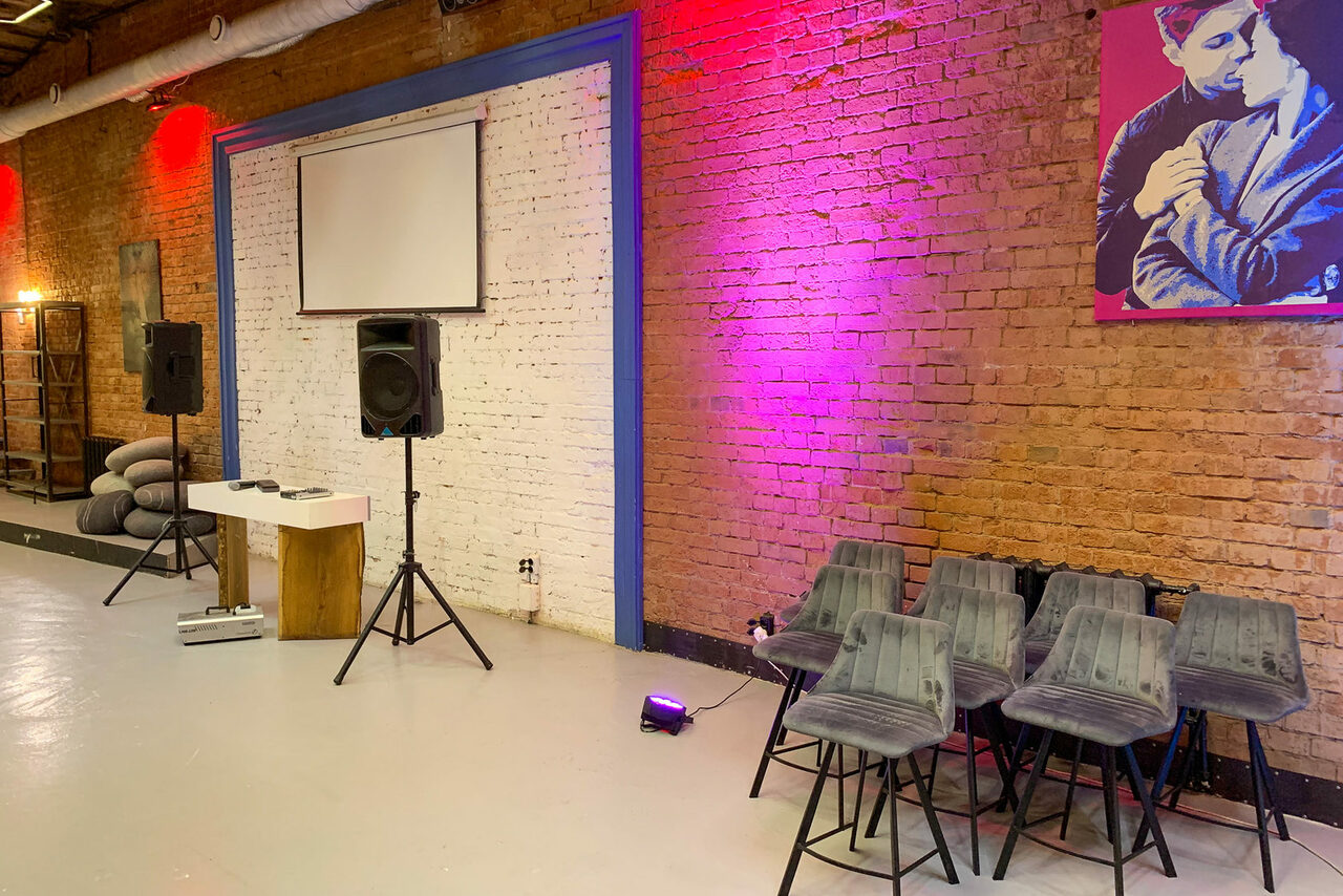 Арендовать Loft for Friends. Авторский лофт с верандой 