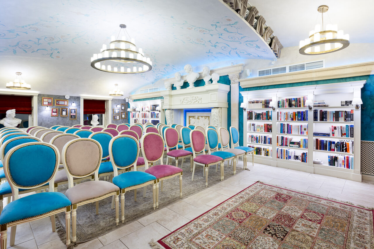 Арендовать Игры Разума Зал с элементами античной архитектуры