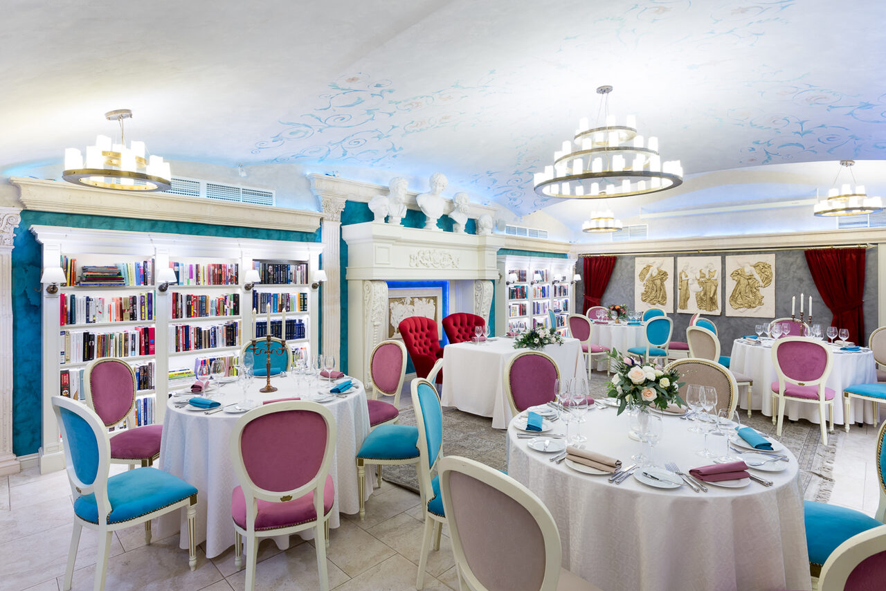 Арендовать Игры Разума Зал с элементами античной архитектуры