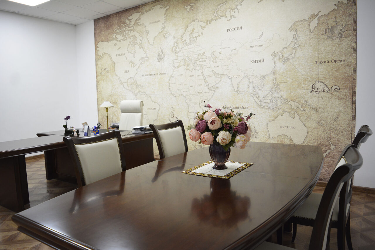 Арендовать Стильный кабинет для деловых мероприятий