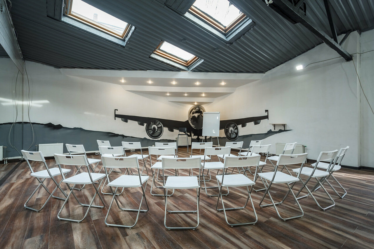 Арендовать Gold&Dance Тренинг зал в центре города