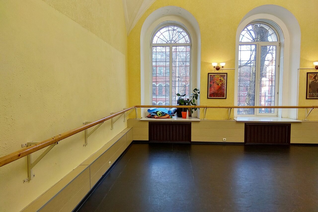 Арендовать Школа фламенко Fabrica de Tabaco. Зал для занятий танцами