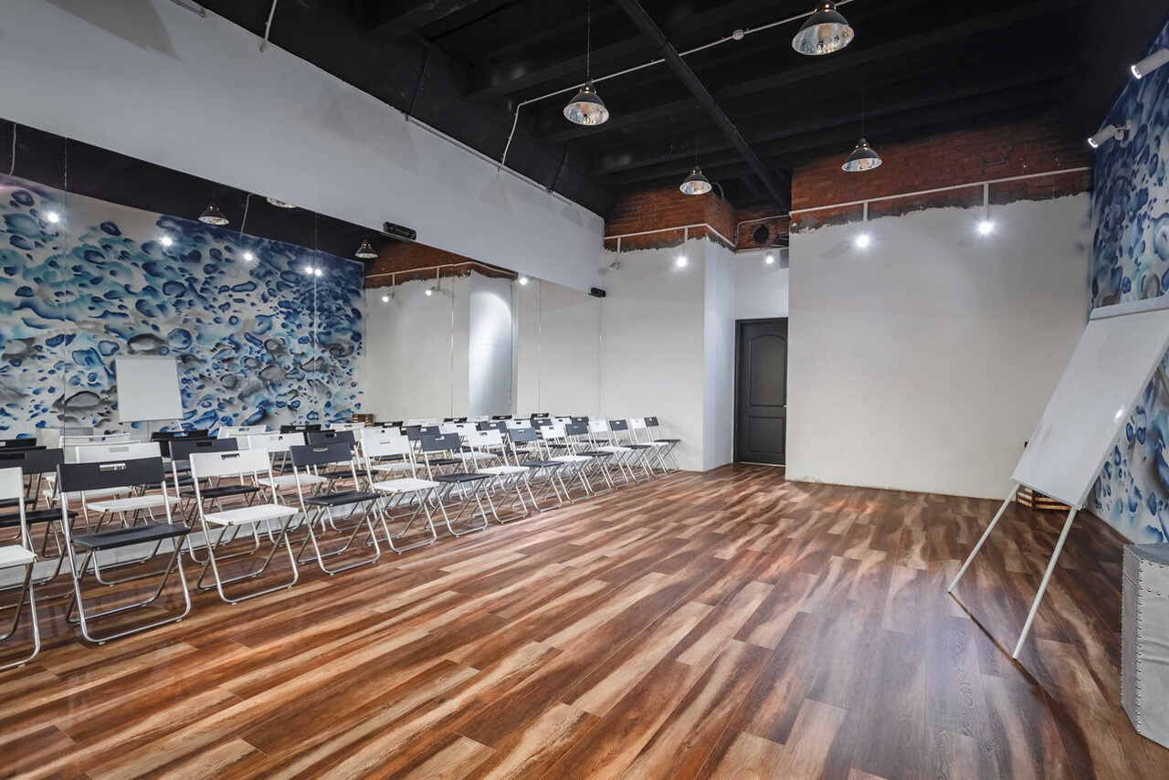 Арендовать Gold&Dance Тренинг-лофт с панорамным окном