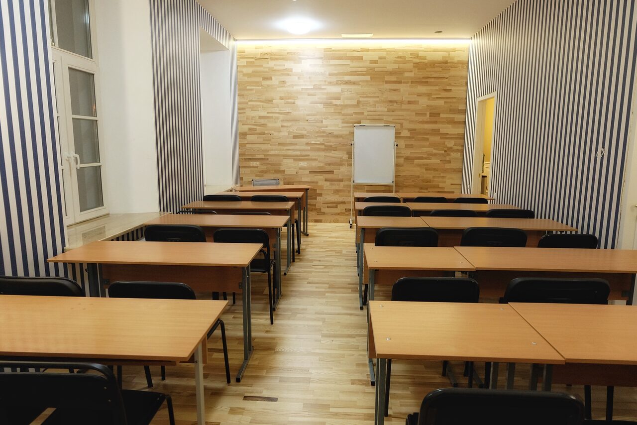 Арендовать Языковой центр «МАРИНЕС»