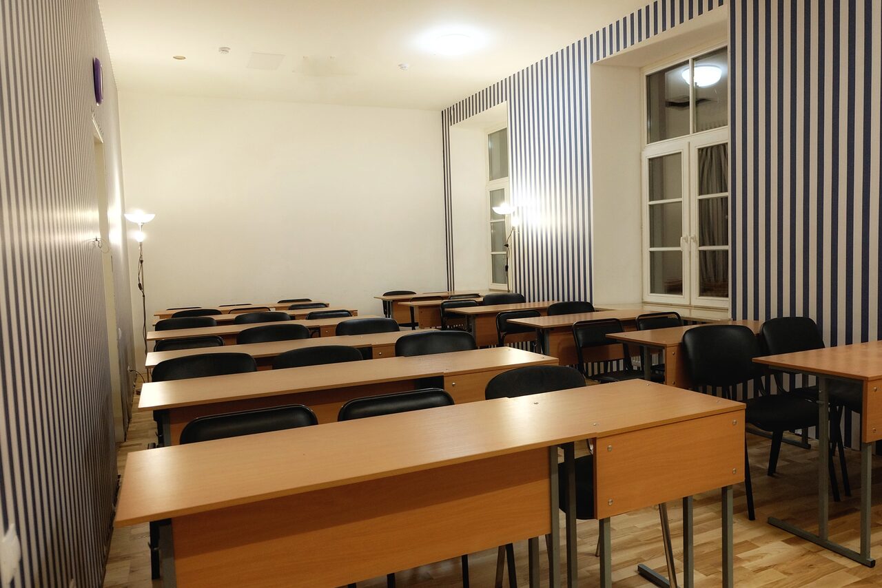 Арендовать Языковой центр «МАРИНЕС»