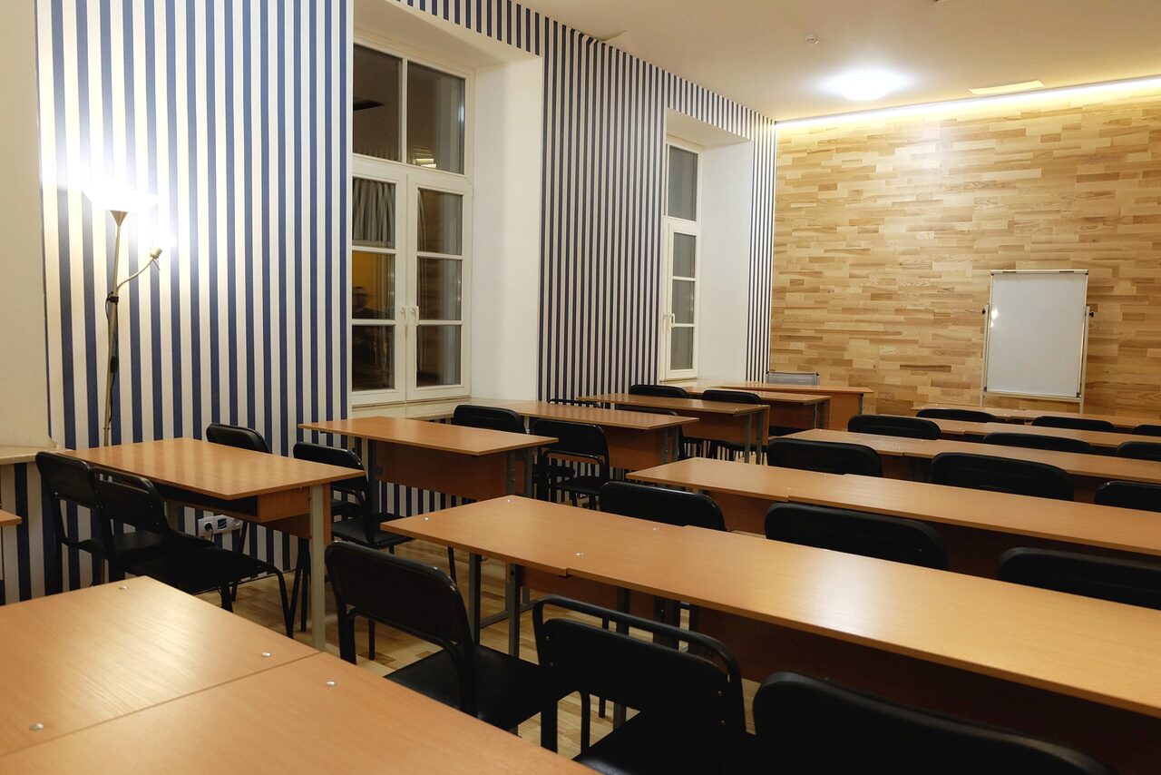 Арендовать Языковой центр «МАРИНЕС»