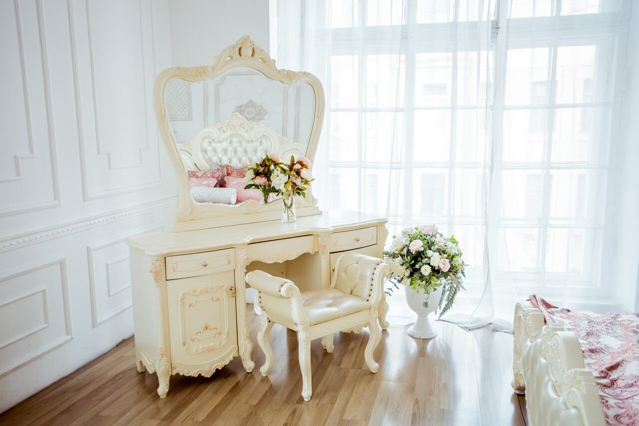 Арендовать Like Studio Дизайнерская комната в светлых тонах