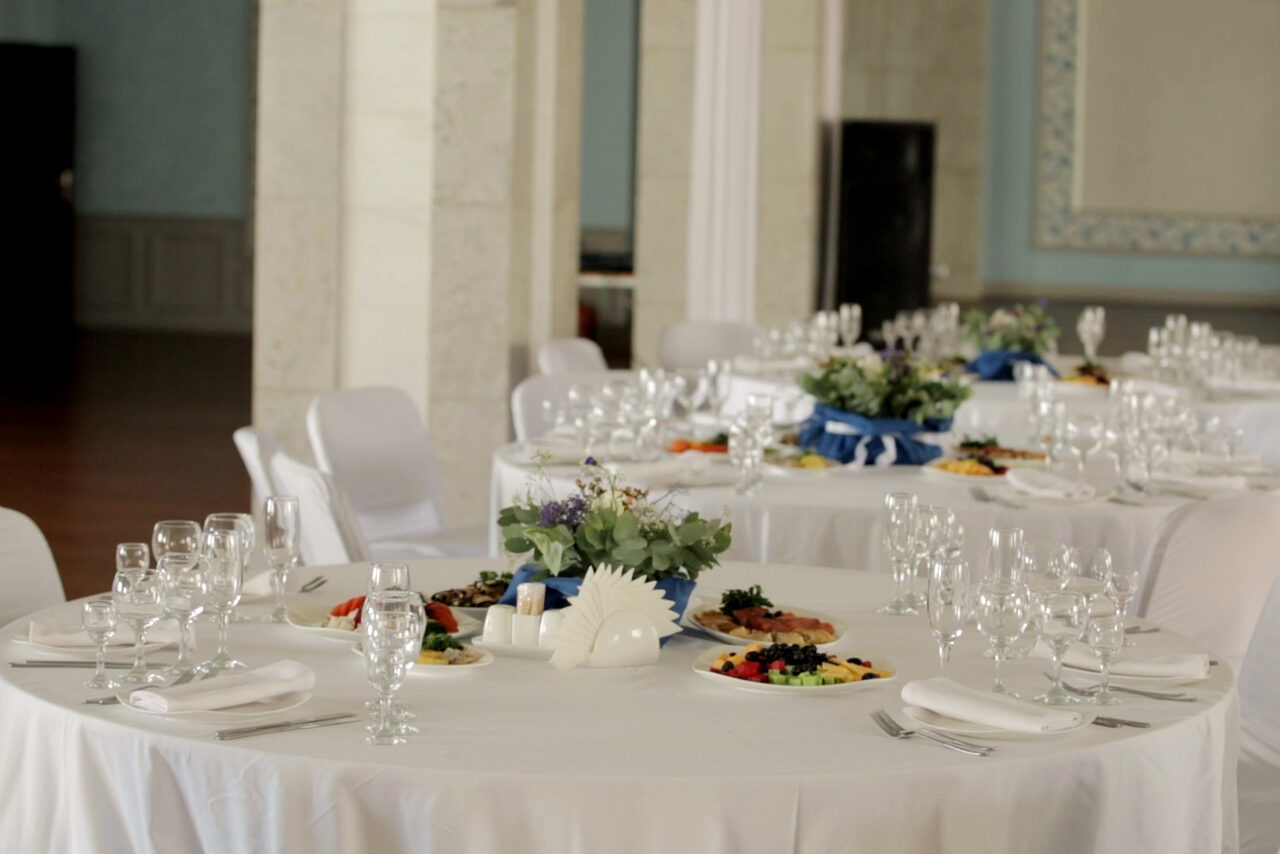 Арендовать  Банкетный зал для проведения свадьбы в Екатеринбурге