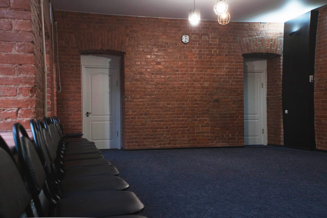 Арендовать Тренинг-лофт в красном кирпиче. "Первый шаг в кино"