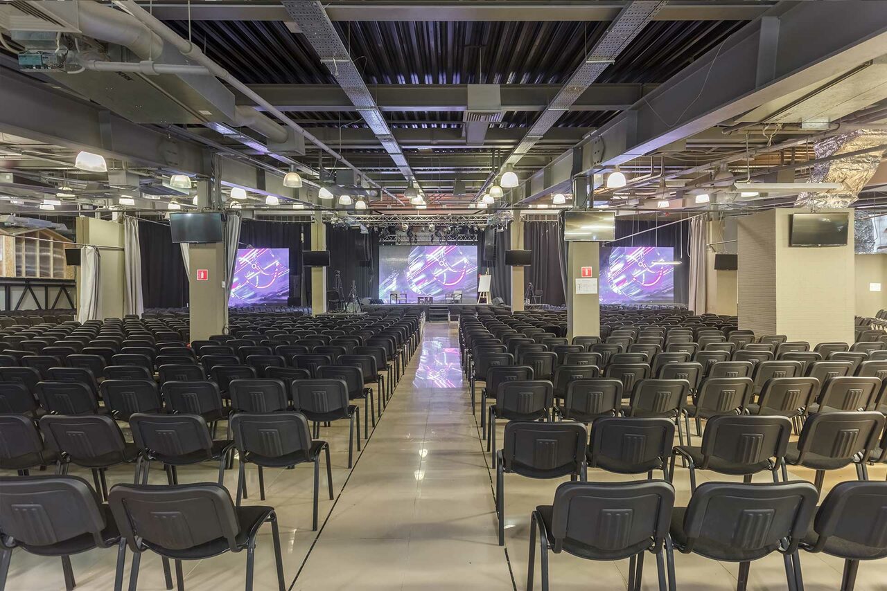 Арендовать X-perience Hall Лофт-холл со сценой и гримерными комнатами