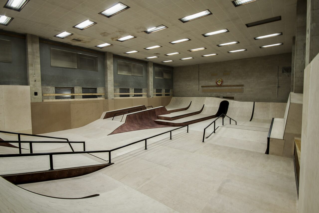 Арендовать СМЕНА - скейтпарк культуры и отдыха