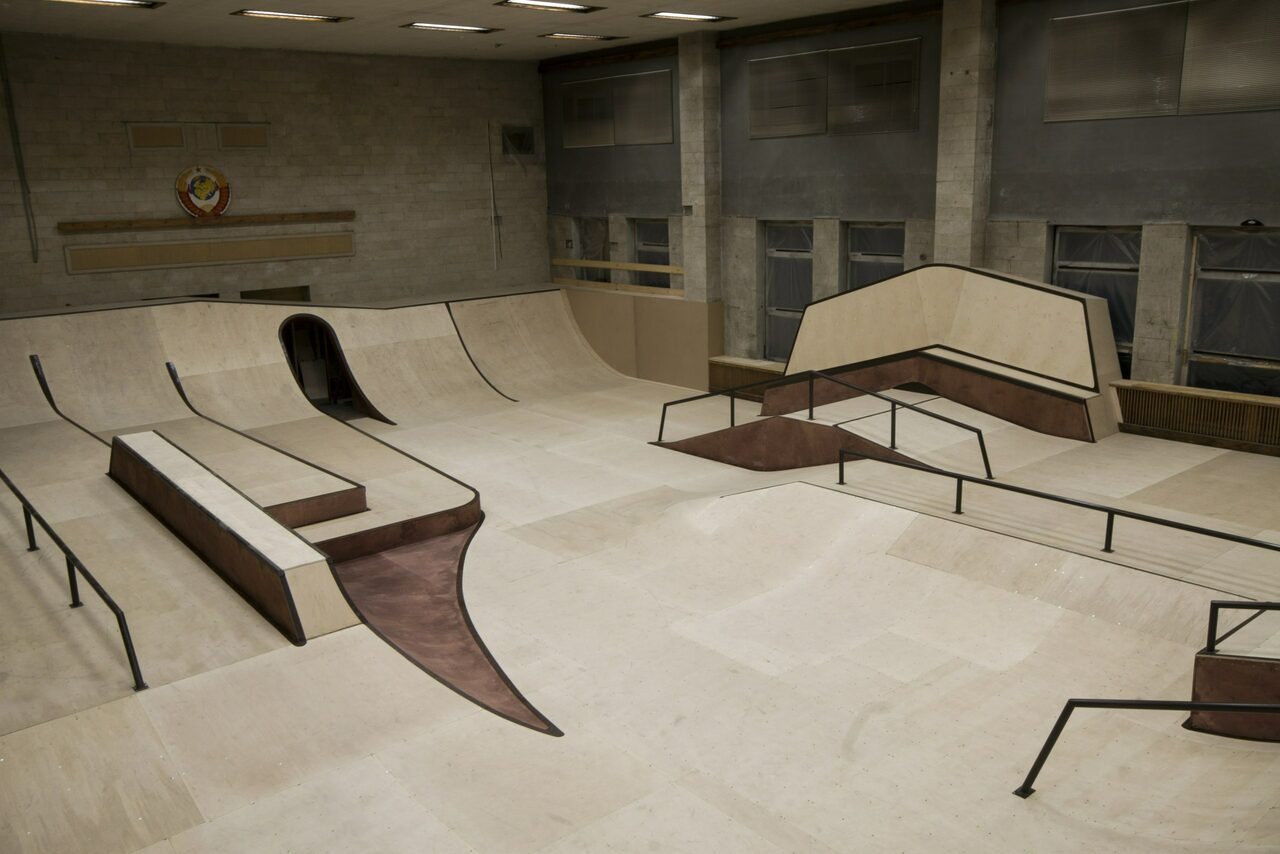 Арендовать СМЕНА - скейтпарк культуры и отдыха