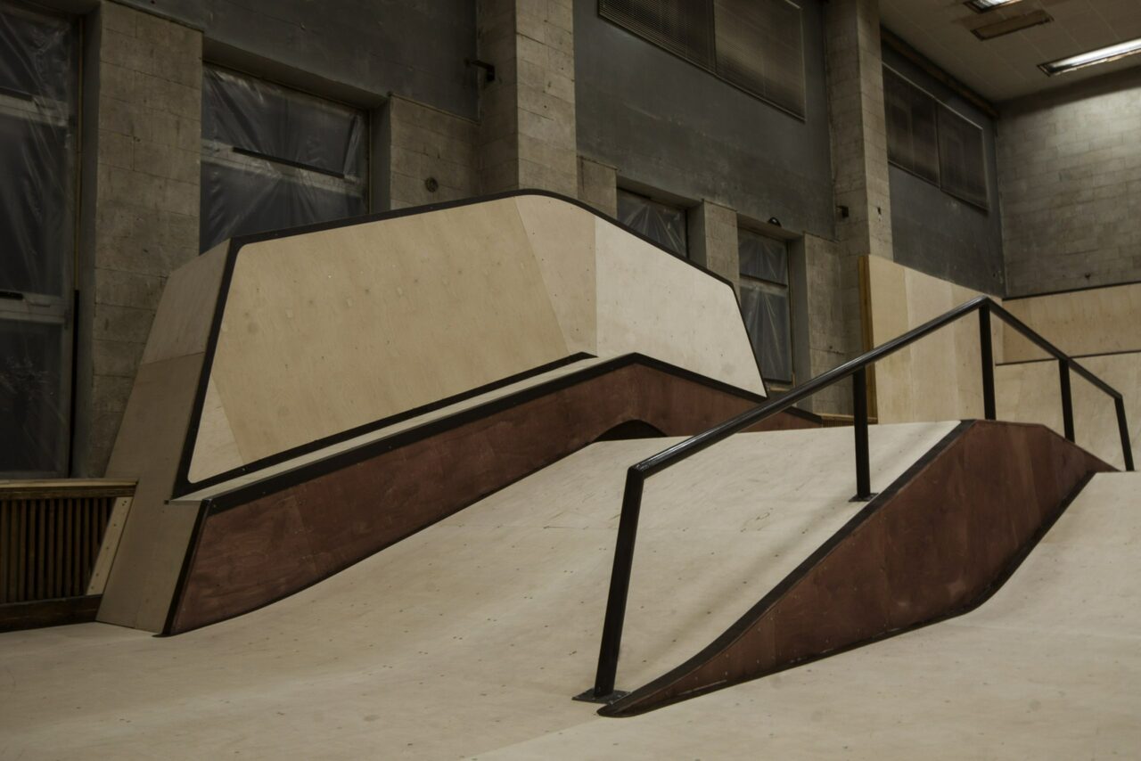 Арендовать СМЕНА - скейтпарк культуры и отдыха