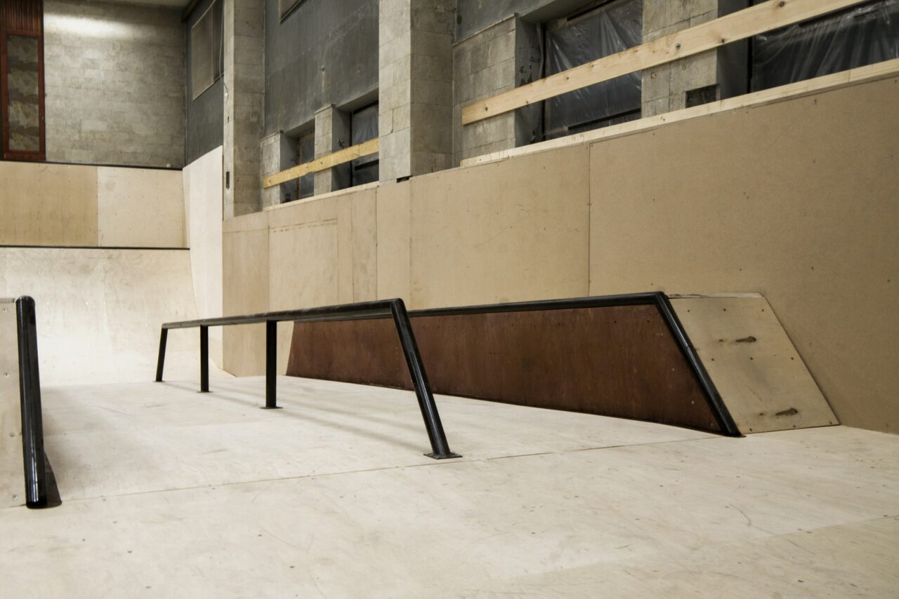 Арендовать СМЕНА - скейтпарк культуры и отдыха