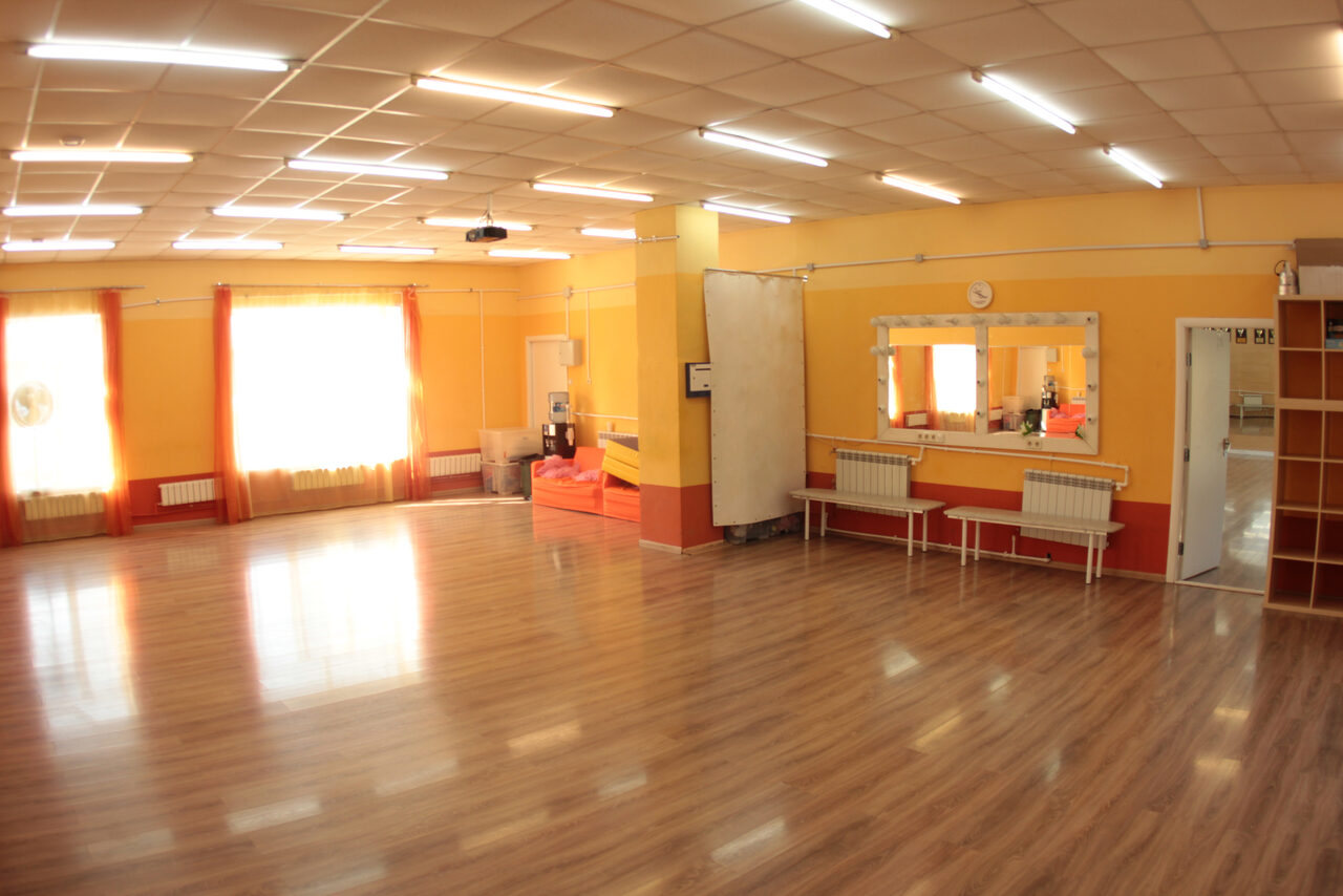 Арендовать Light dance hall