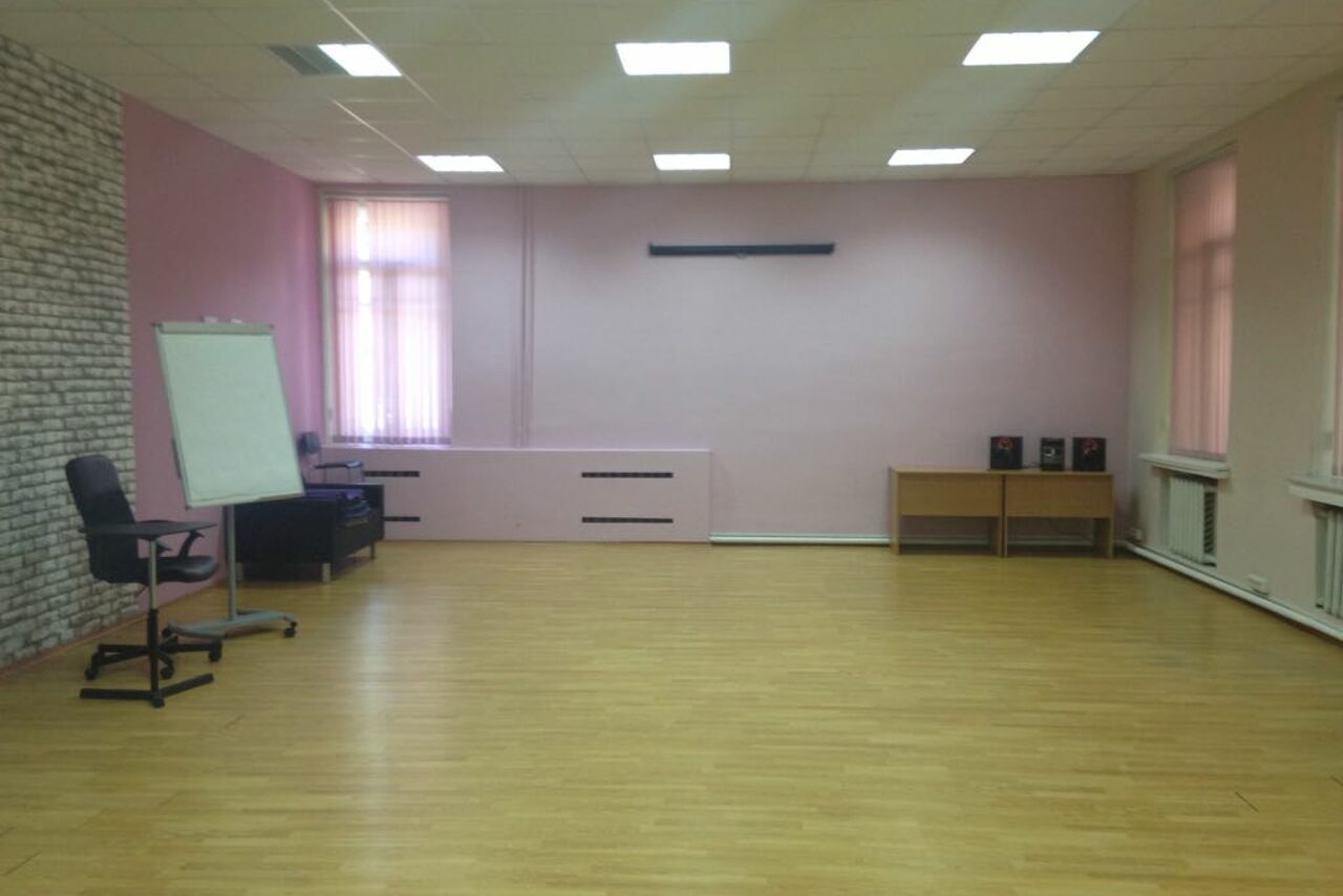 Арендовать ЛАуРА Академия Life-образования Минималистичный лофт