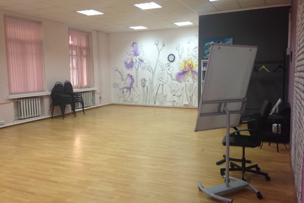 Арендовать ЛАуРА Академия Life-образования Минималистичный лофт