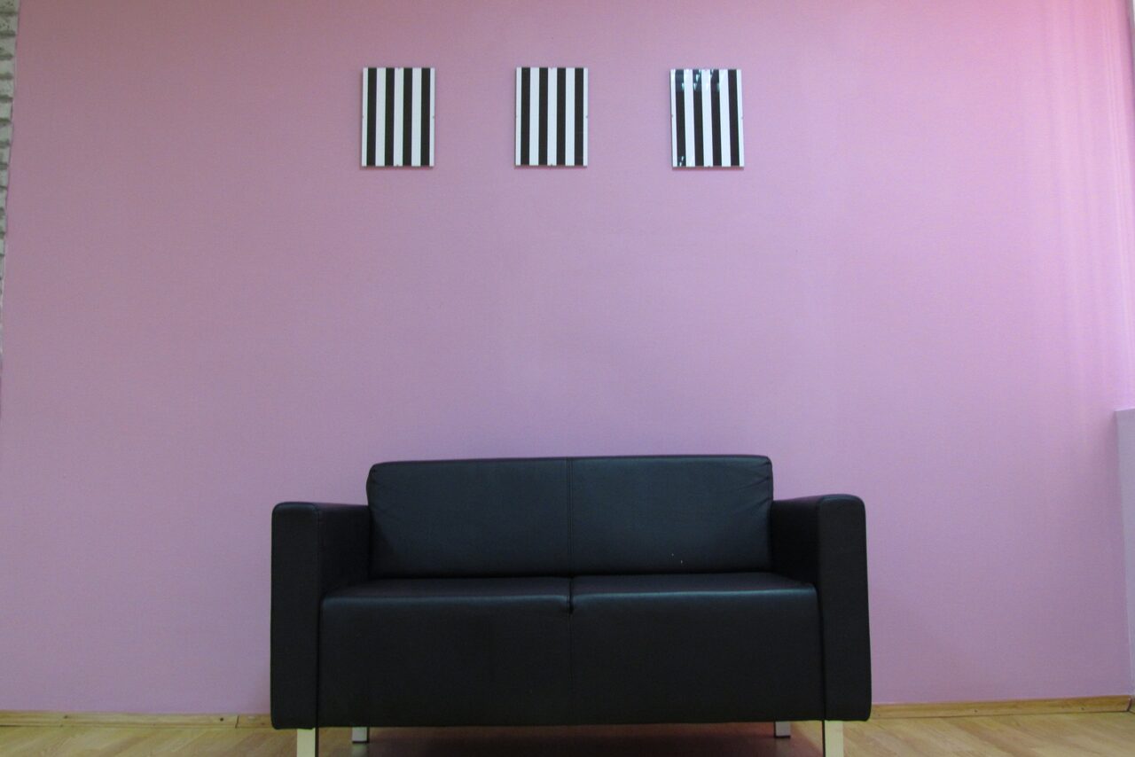 Арендовать ЛАуРА Академия Life-образования Минималистичный лофт