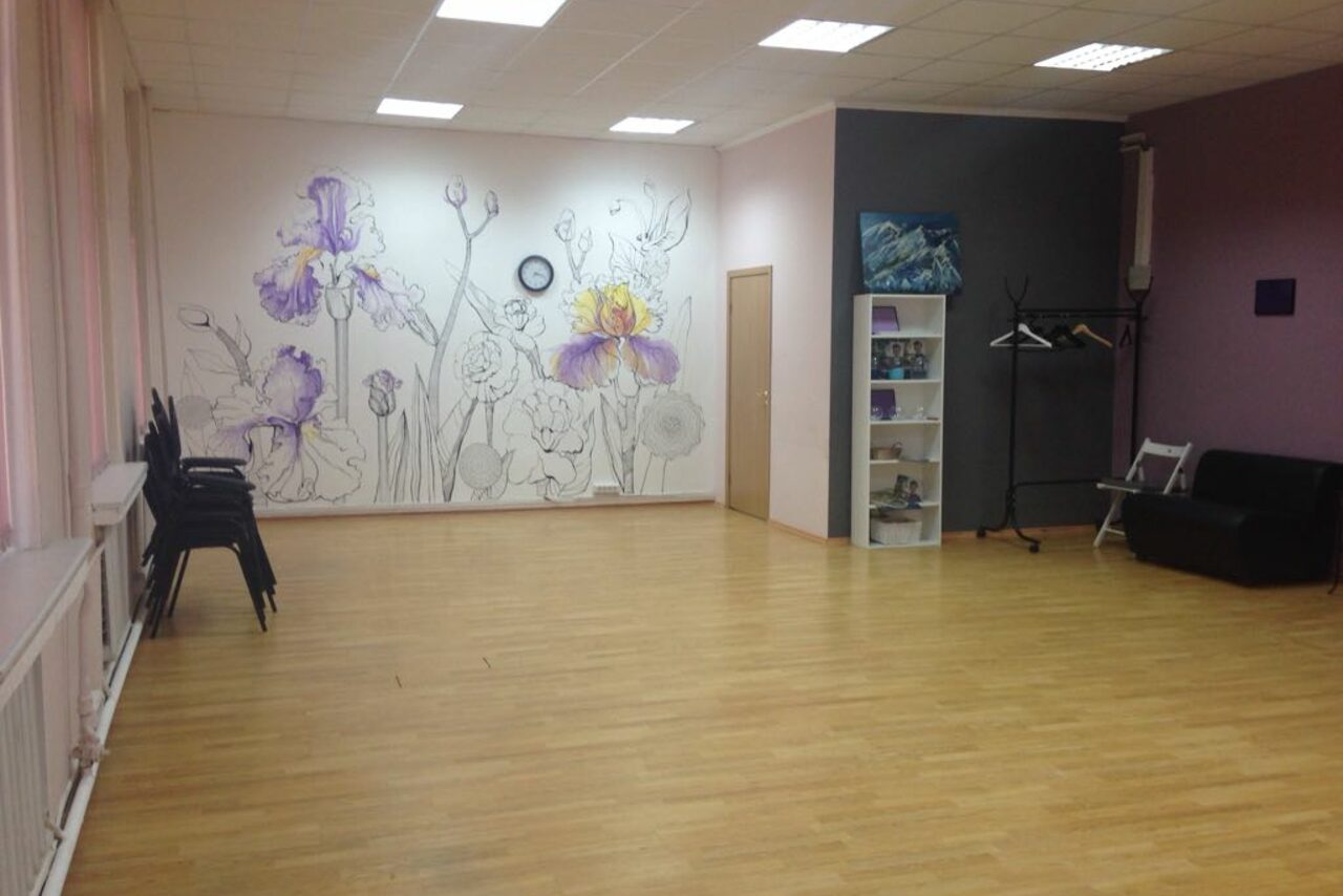 Арендовать ЛАуРА Академия Life-образования Минималистичный лофт