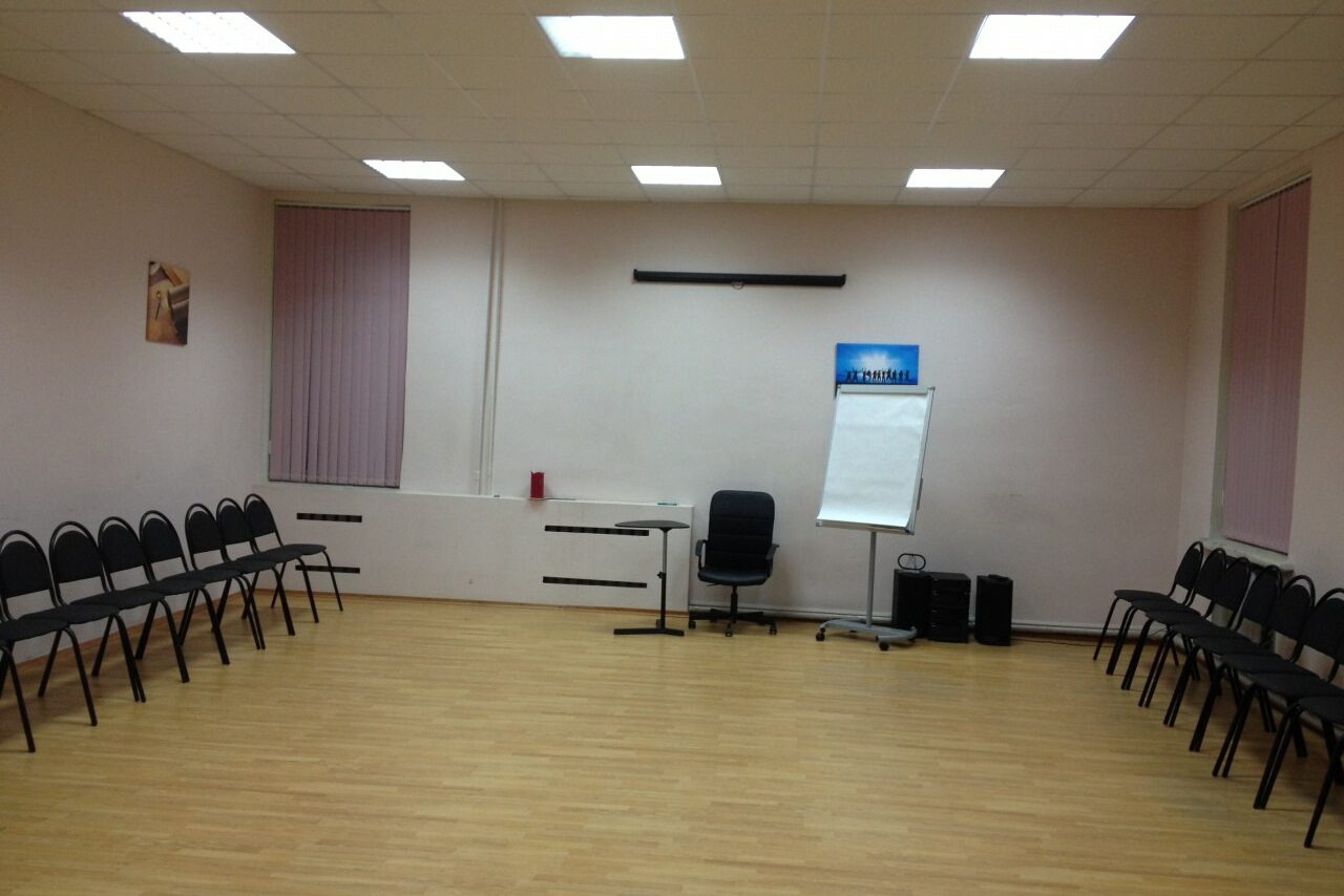 Арендовать ЛАуРА Академия Life-образования Минималистичный лофт