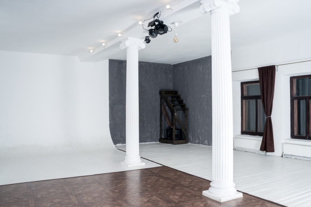 Арендовать Лофт Фарфор 150кв.м. с гостиной +80кв.м