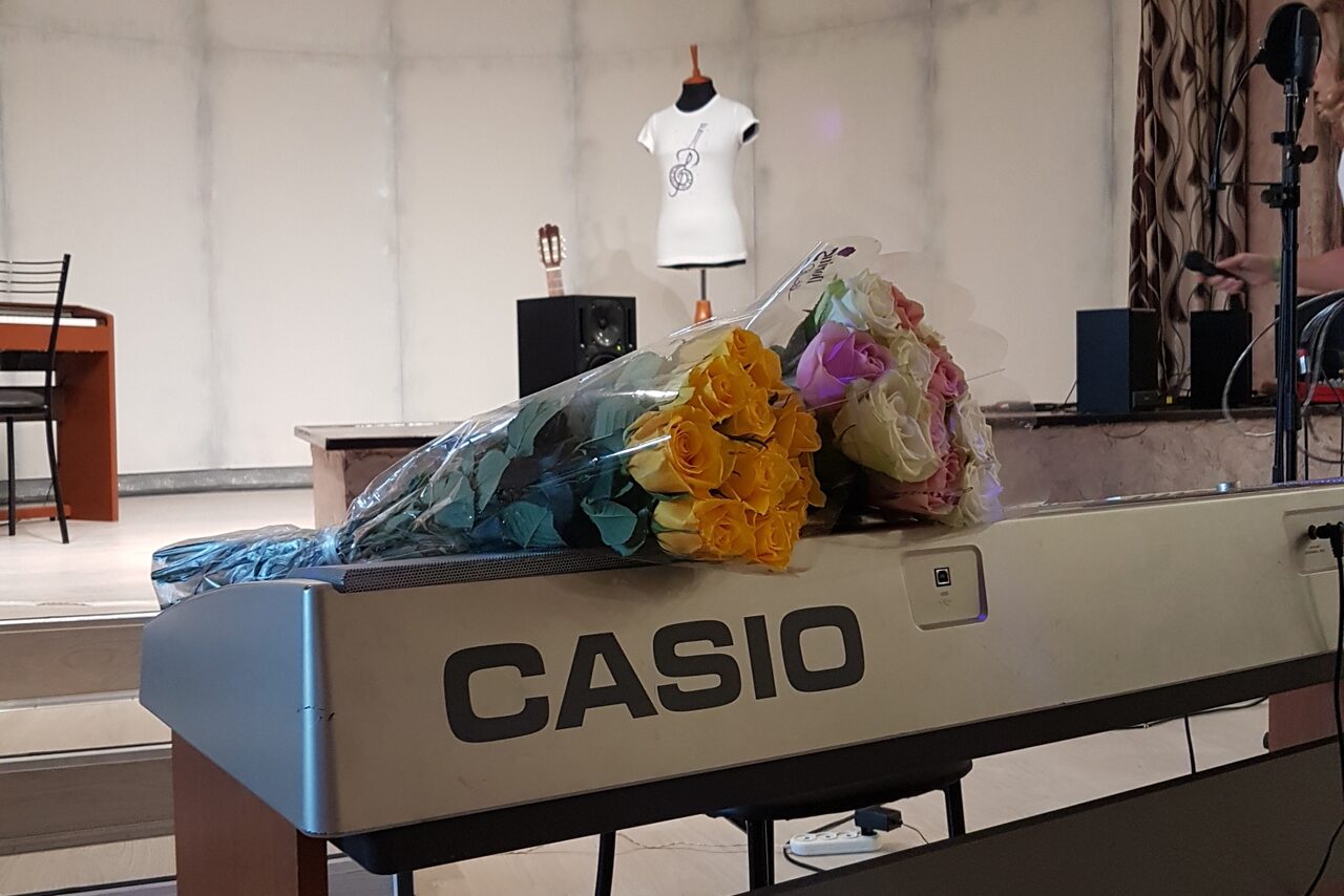 Арендовать ПримА'рт Светлый зал со сценой на юге СПБ