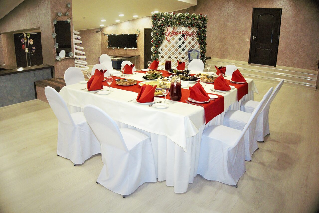 Арендовать ПримА'рт Светлый зал со сценой на юге СПБ