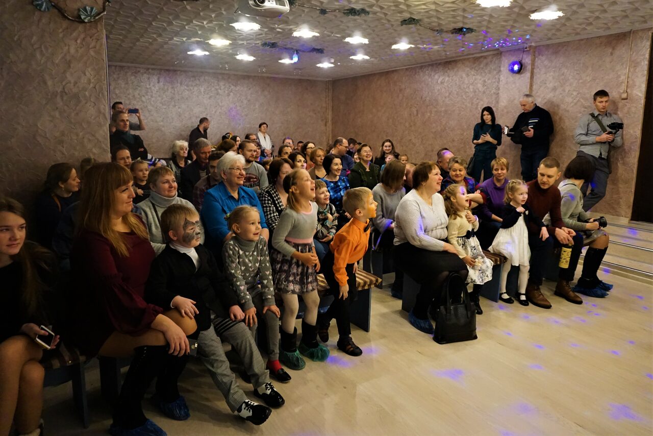 Арендовать ПримА'рт Светлый зал со сценой на юге СПБ