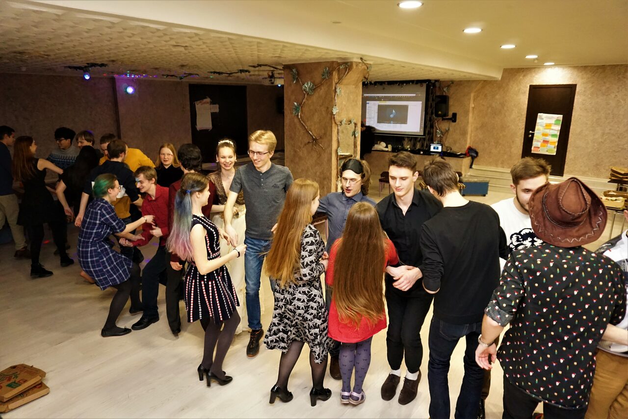 Арендовать ПримА'рт Светлый зал со сценой на юге СПБ