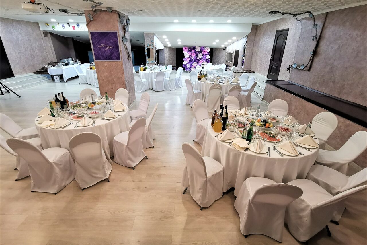 Арендовать ПримА'рт Светлый зал со сценой на юге СПБ