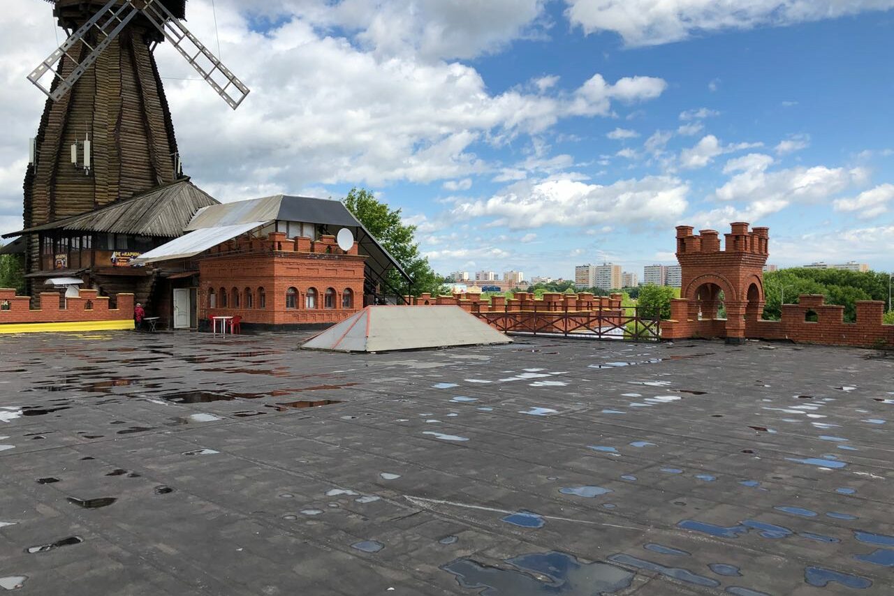 Арендовать VERNISSAGE Большая крыша для мероприятий